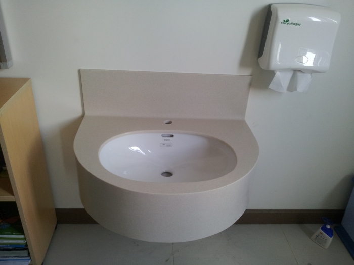 Tiện lợi với mặt lavabo phòng vệ sinh